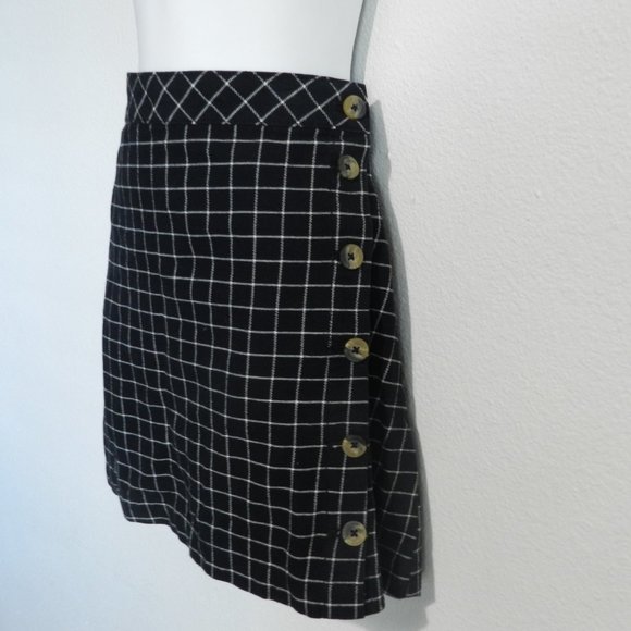 Windowpane check pattern, side button, banded waist black & white A line skirt - Picture 2 of 4